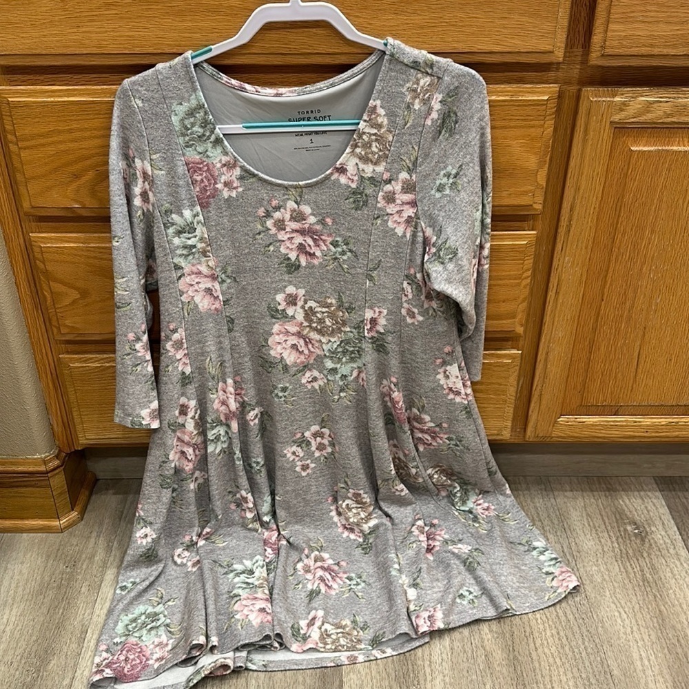 Torrid size 1 grey floral dress
